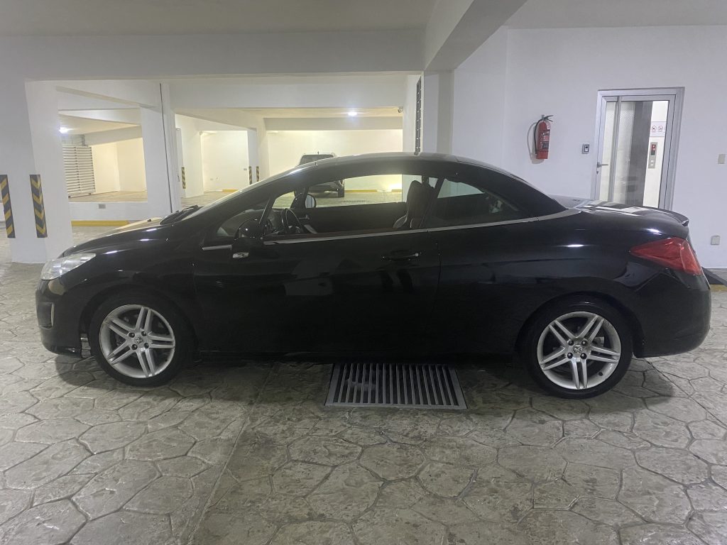 Peugeot 308 CC 2011