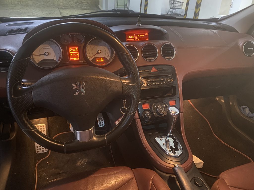 Peugeot 308 CC 2011