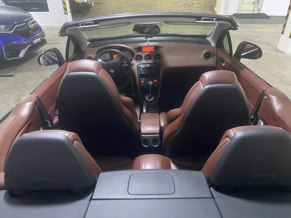 Peugeot 308 CC 2011