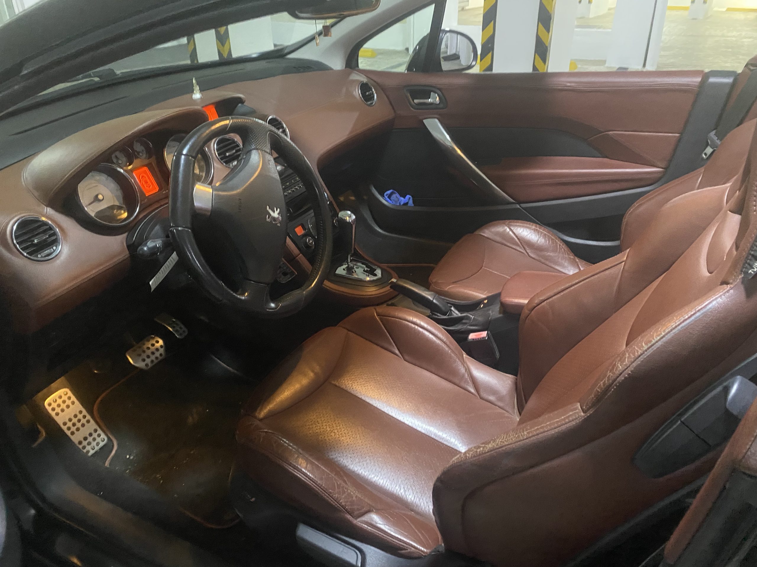 Peugeot 308 CC 2011