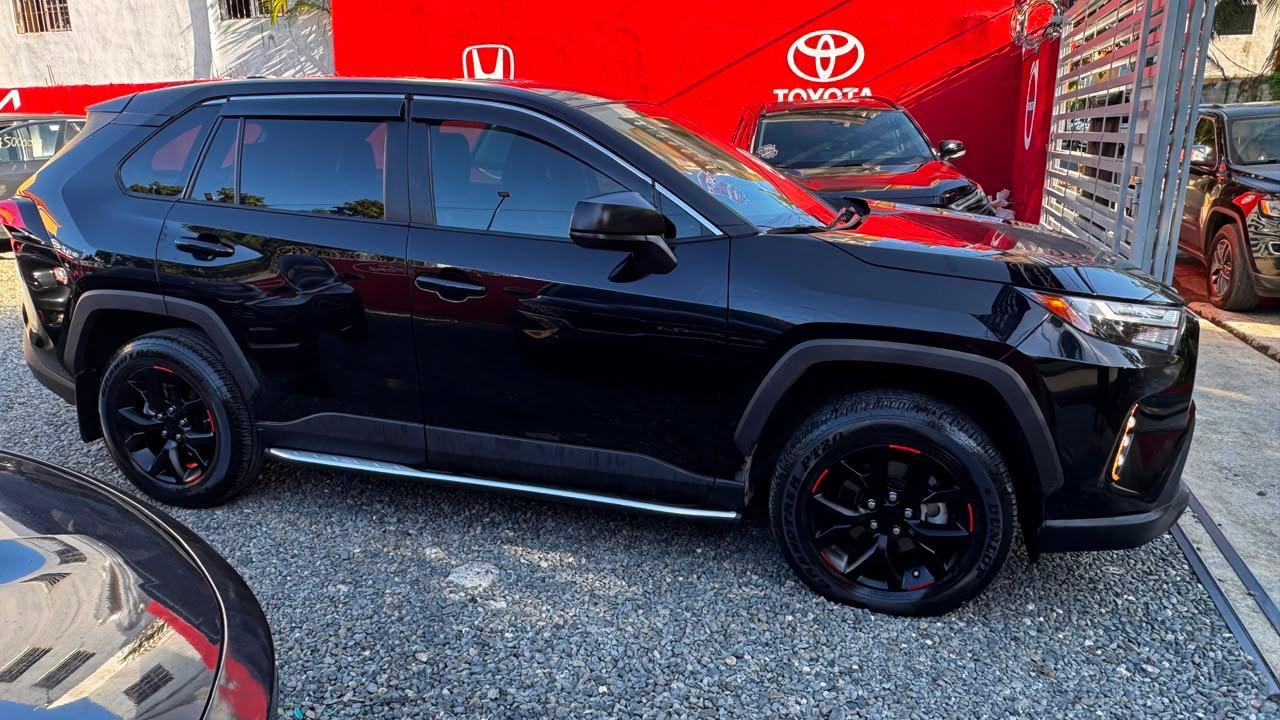 Toyota RAV4 LE PLUS 2024