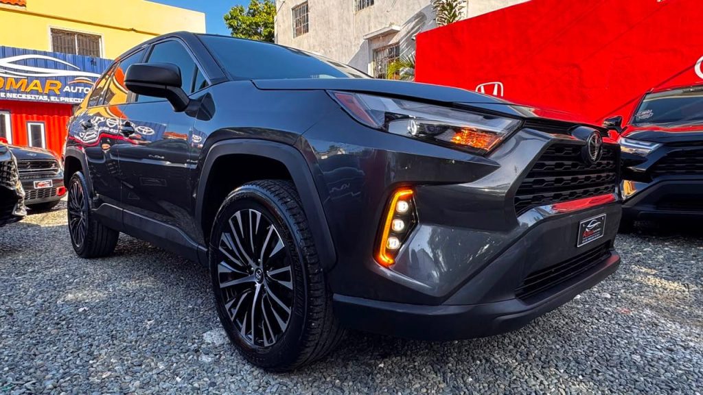Toyota RAV4 LE PLUS 2023