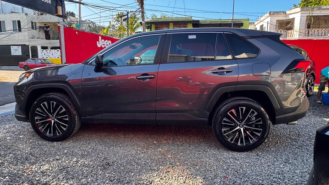 Toyota RAV4 LE PLUS 2023