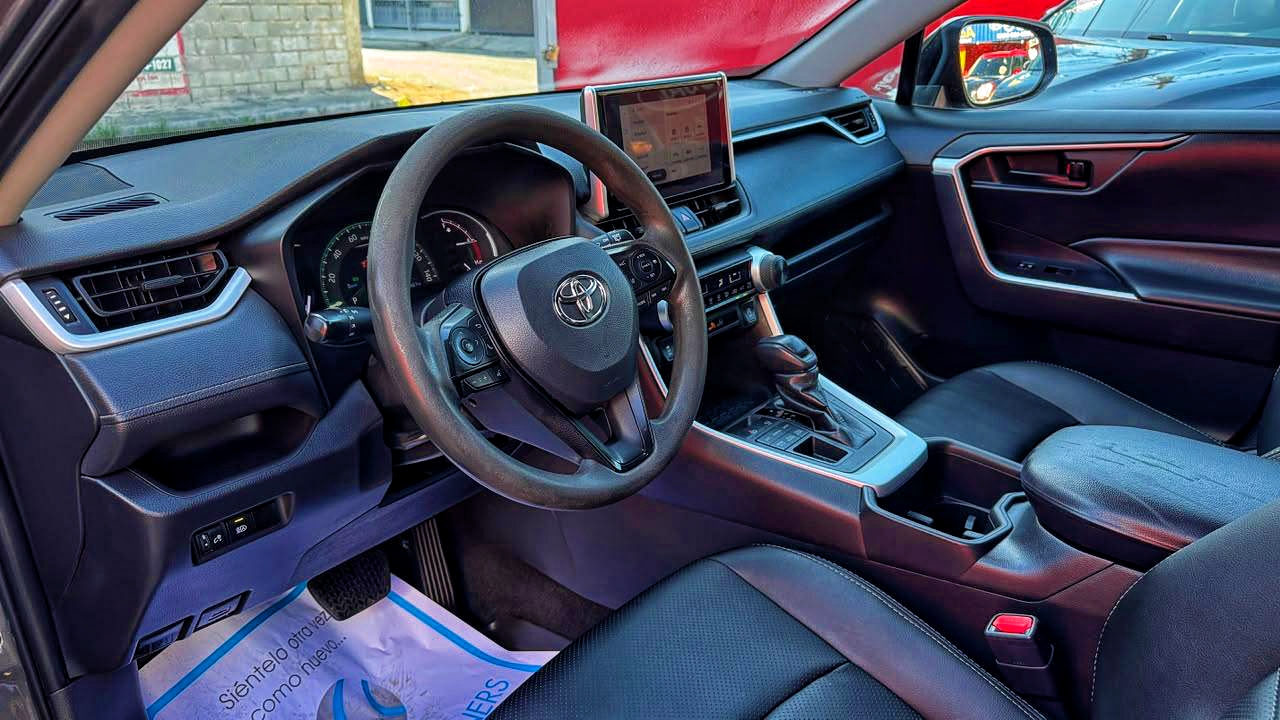 Toyota RAV4 LE PLUS 2023