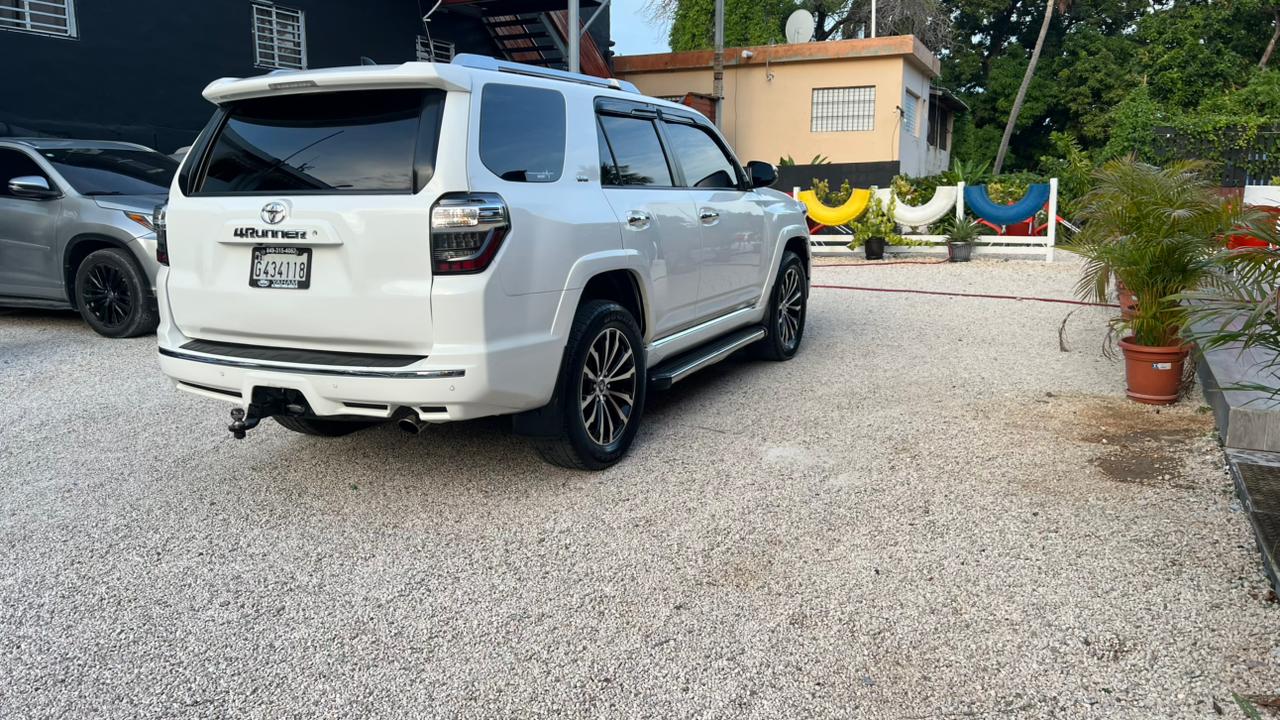 Toyota 4RUNNER 2016