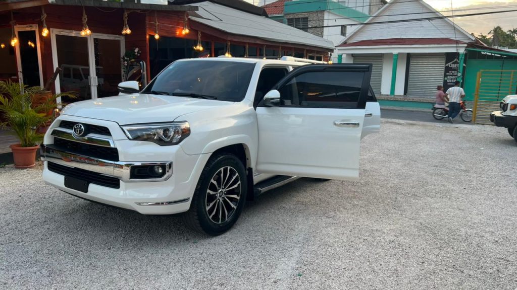 Toyota 4RUNNER 2016