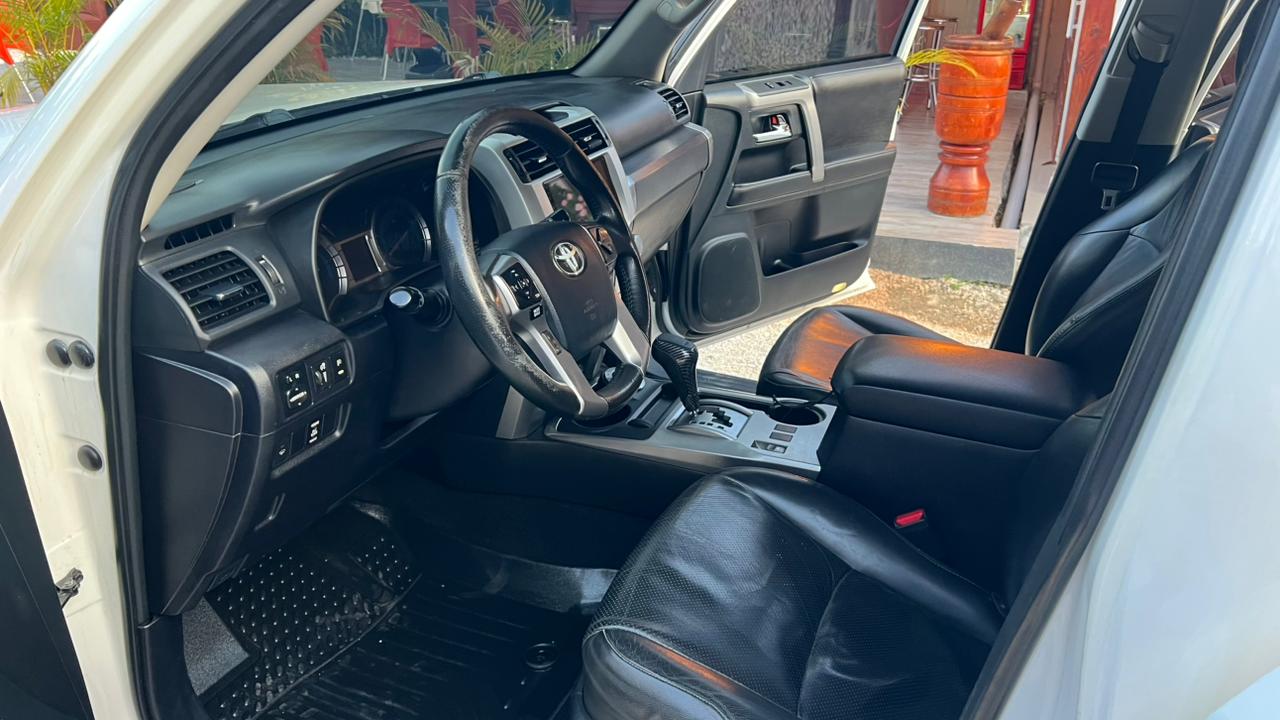 Toyota 4RUNNER 2016