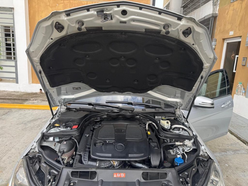 Mercedes-Benz C300 4MATIC 2013